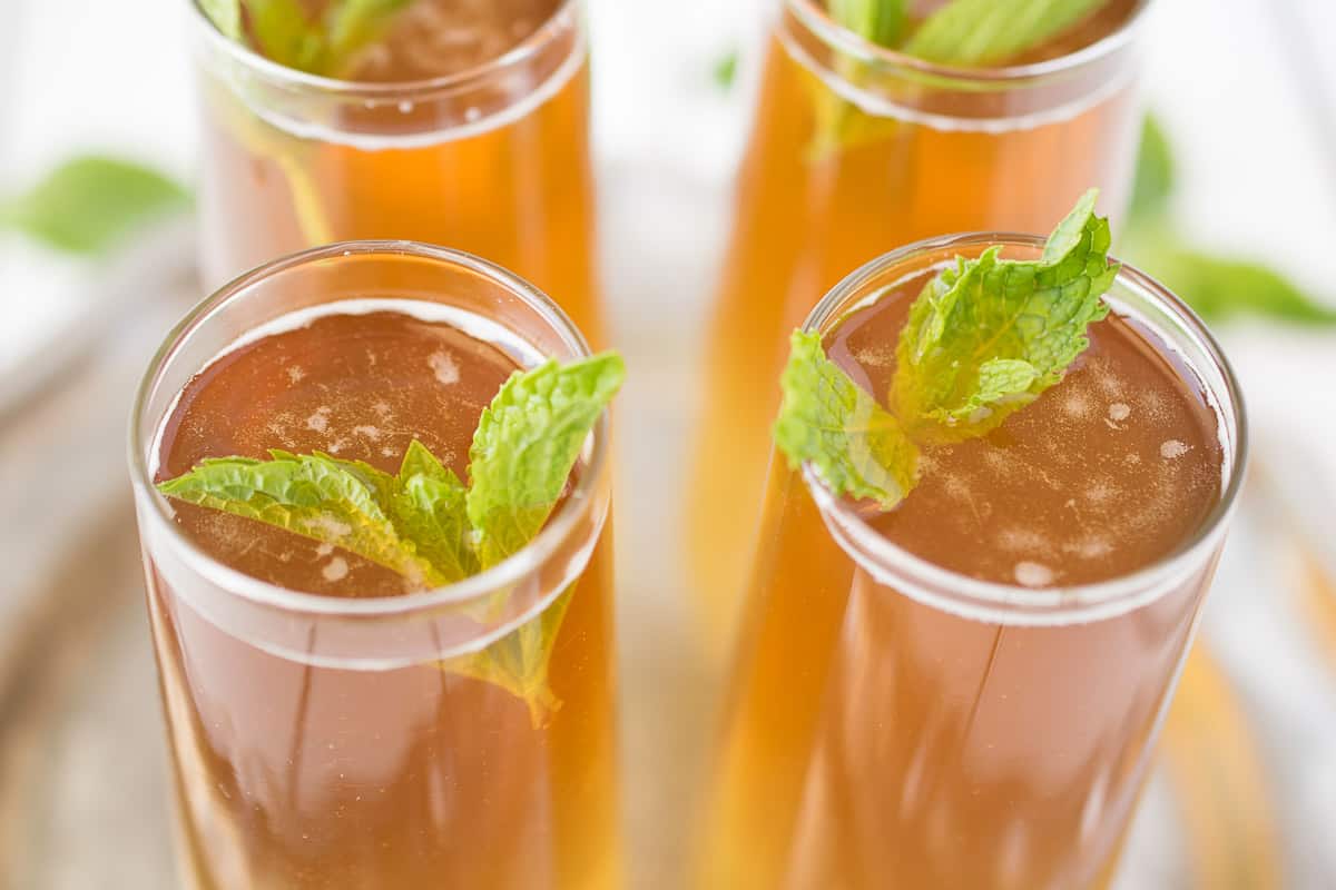 This Early Grey ginger spritzer is a light, refreshing summery drink made of just Earl Grey tea and non alcoholic ginger beer. A simple 2 ingredient drink perfect for sipping on those warmer days or evenings as the sun goes down.