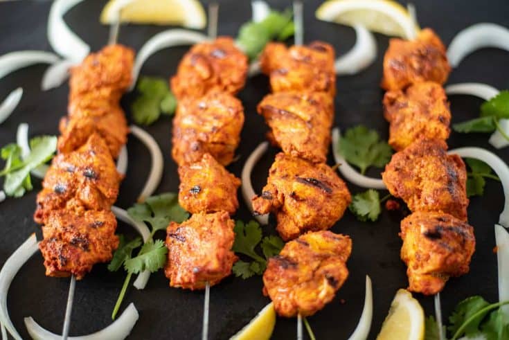 4 skewers of chicken pieces