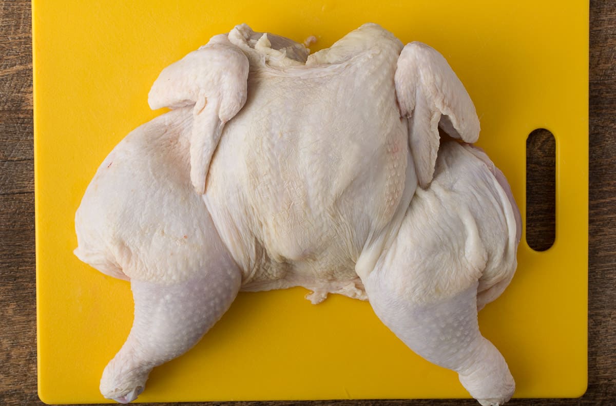 How to butterfly (spatchcock) a whole chicken. An increasingly popular way to prepare chicken that can be grilled or roasting in the oven. When butterflied (or spatchcocked), a chicken cooks up quickly and develops a delicious crispy skin.